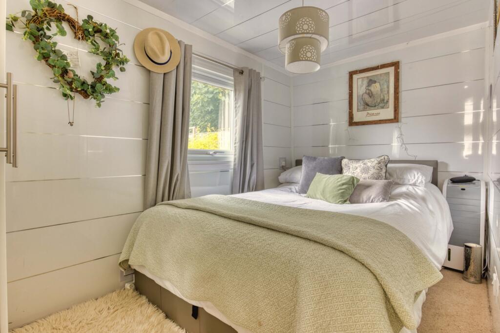 Ewemove Taunton Haygrove (12)