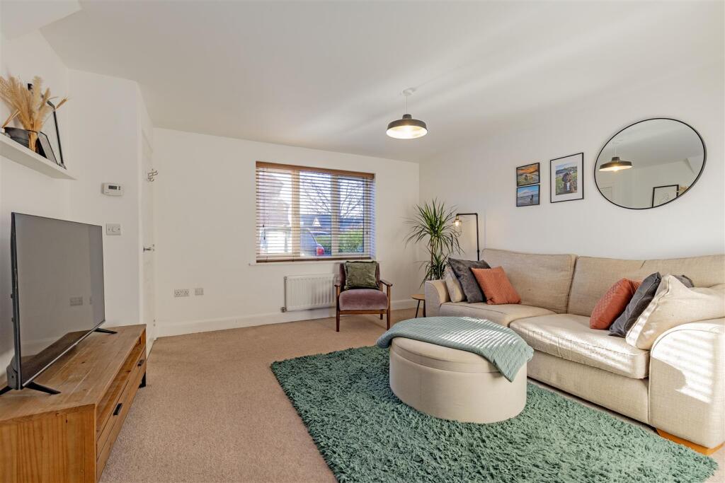 Reception Room-1.jpg