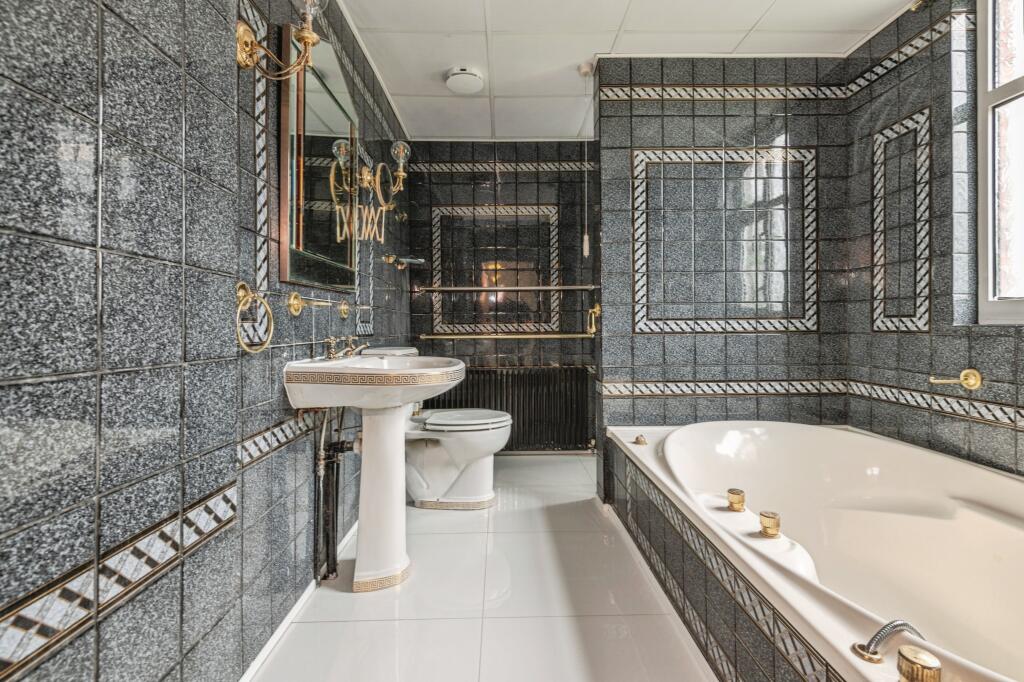 Master En-suite