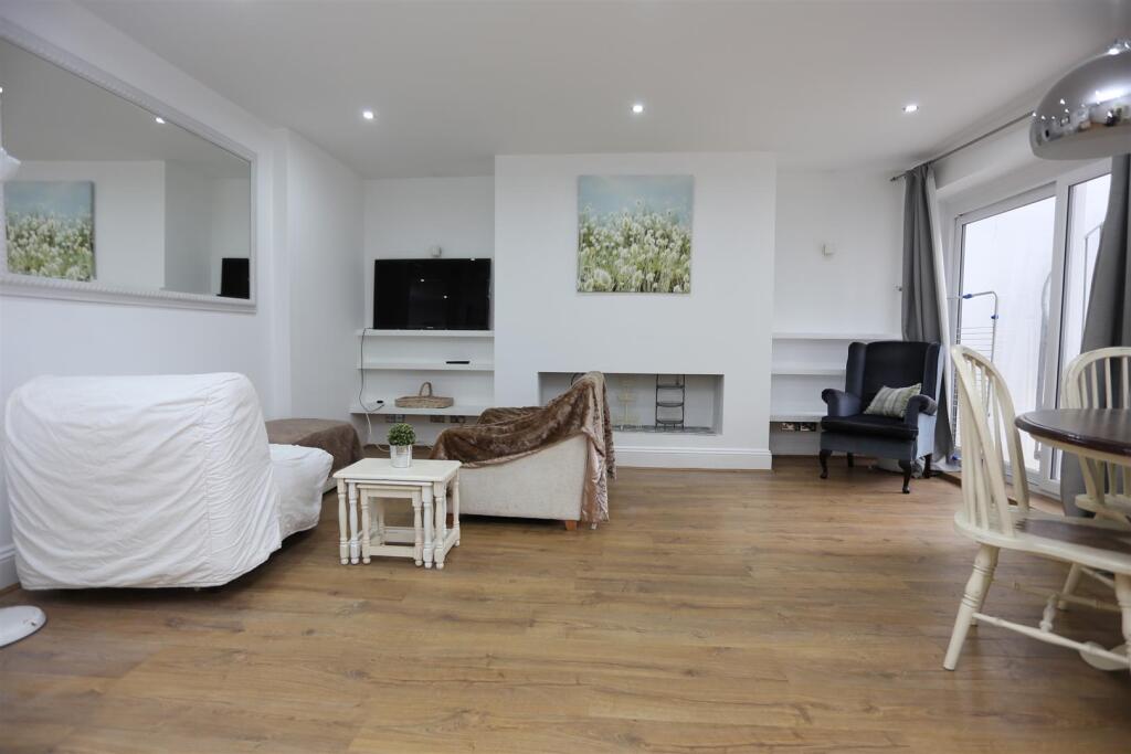 1, 39 Brunswick Place (16).JPG