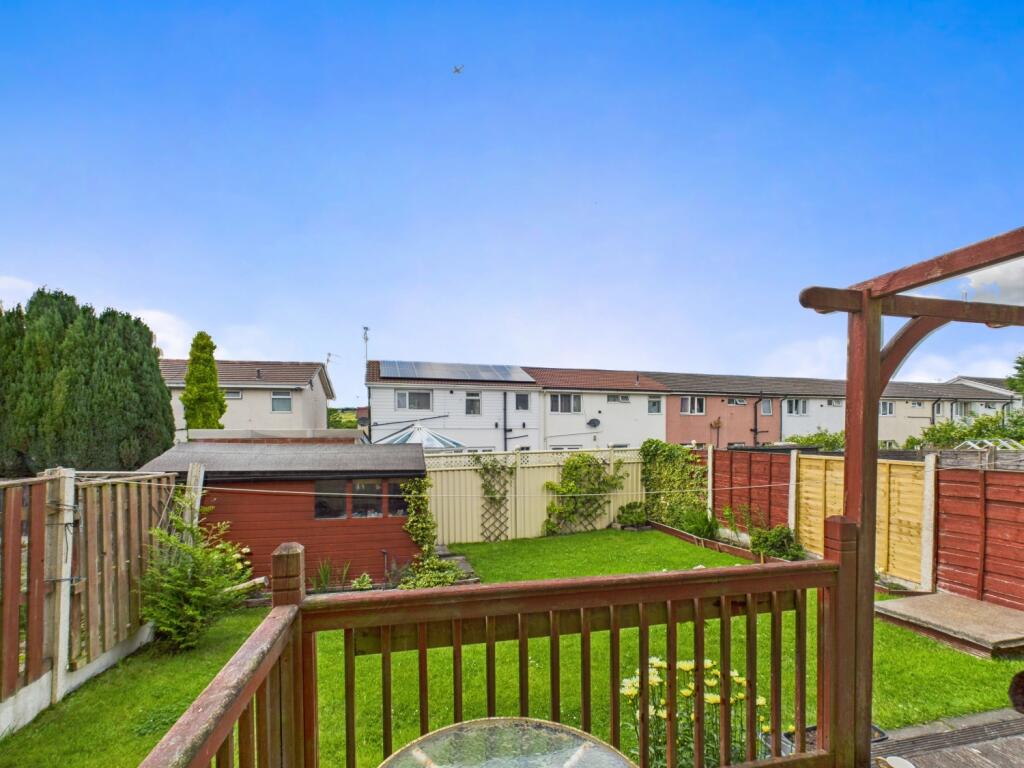 CAM03729G0-PR0085-STILL021