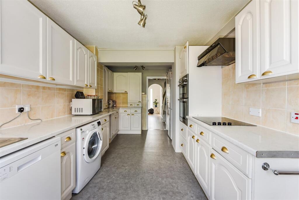 Kitchen to hall.jpg