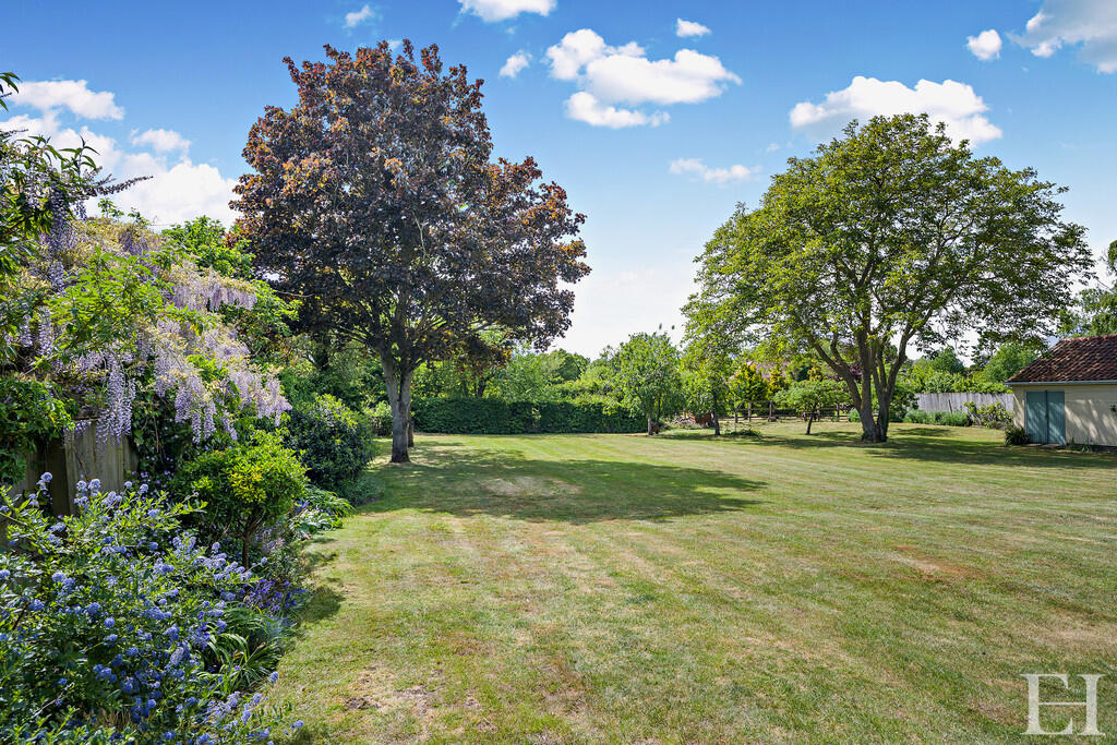 8647829-exteriorW...