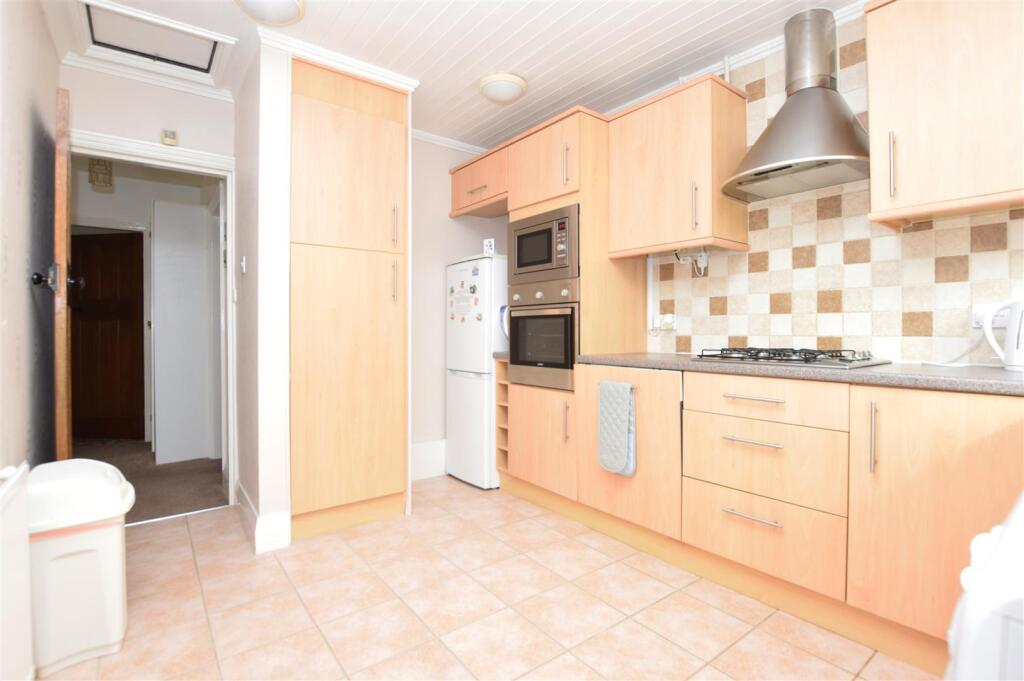 Kitchen V2.JPG