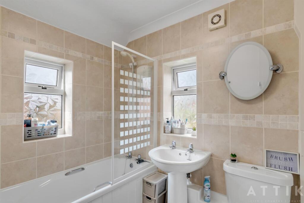 9 Bedingfield Crescent Halesworth IP19 8DZ (29).jp