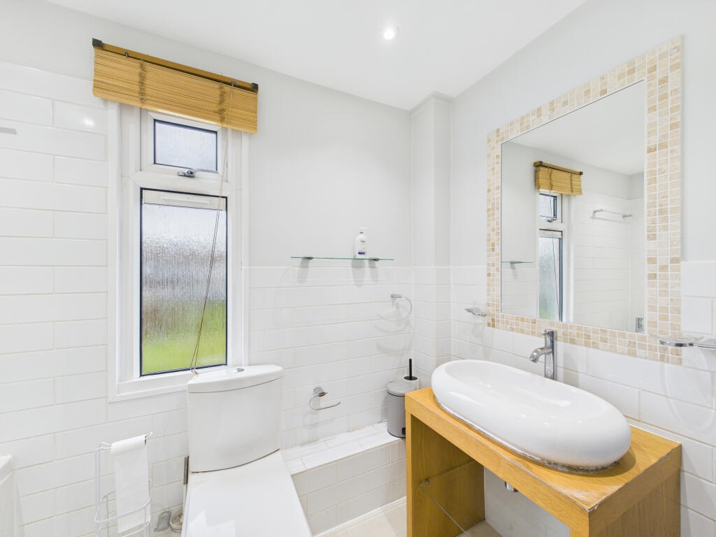 BATHROOM (2)