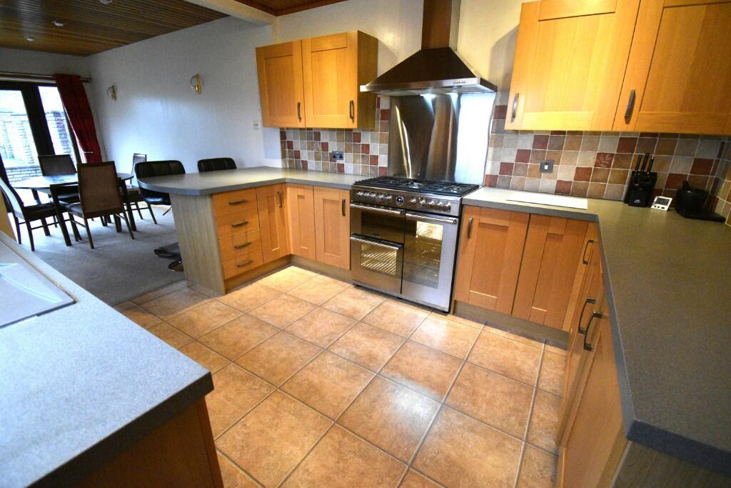 Dining kitchen