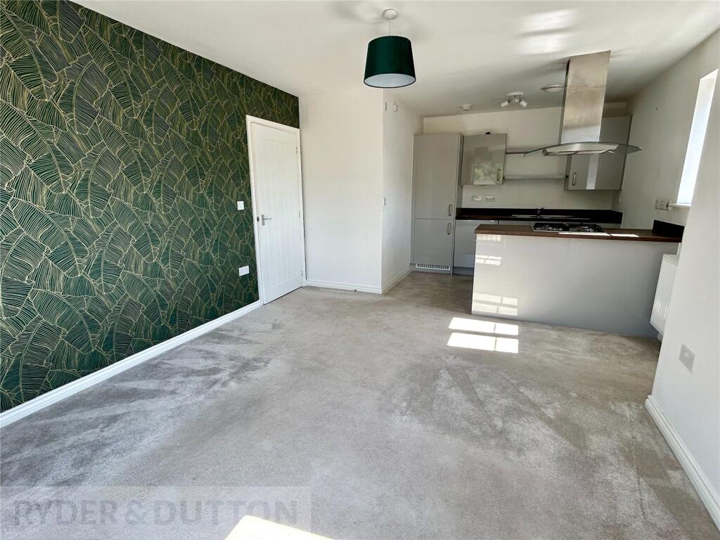 Lounge/Dining