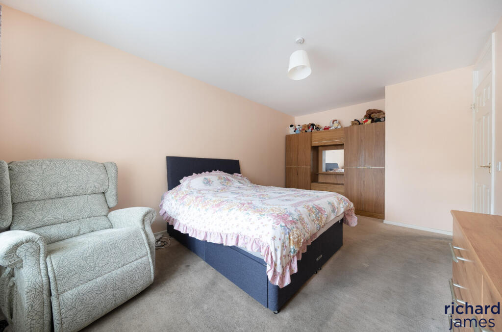 c2c5c3f6-4d06-425...