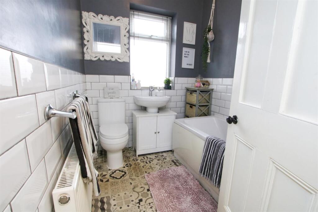 HOUSE BATHROOM