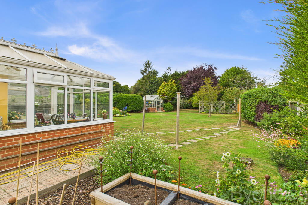 CAM05454G0-PR0045-STILL034