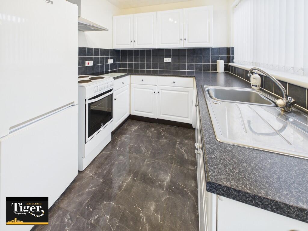 CAM02176G0-PR0739...