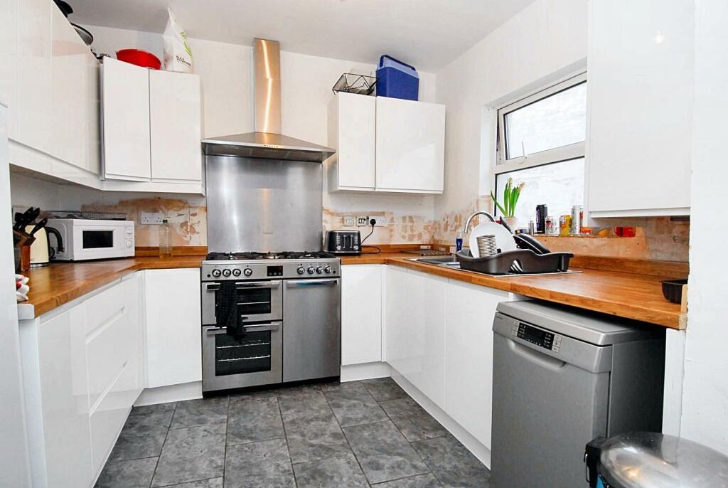 50 furze kitchen 2.jpeg