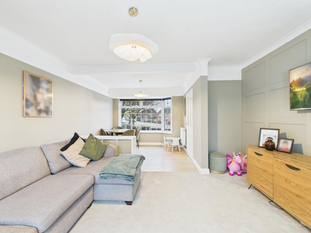 Living Room / Dining