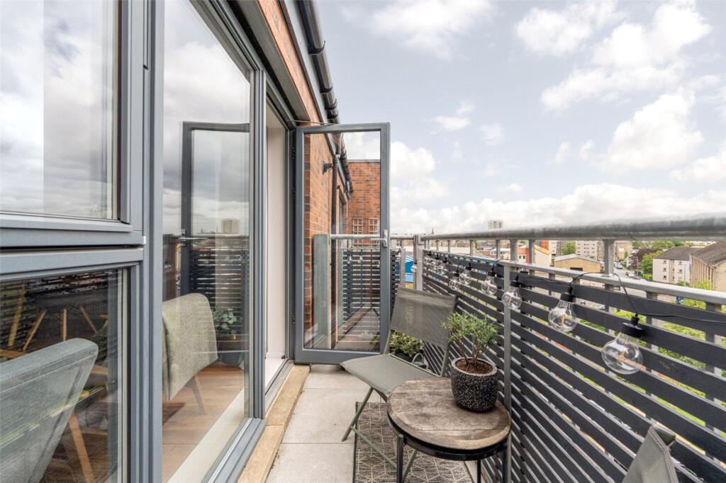 Balcony Alt