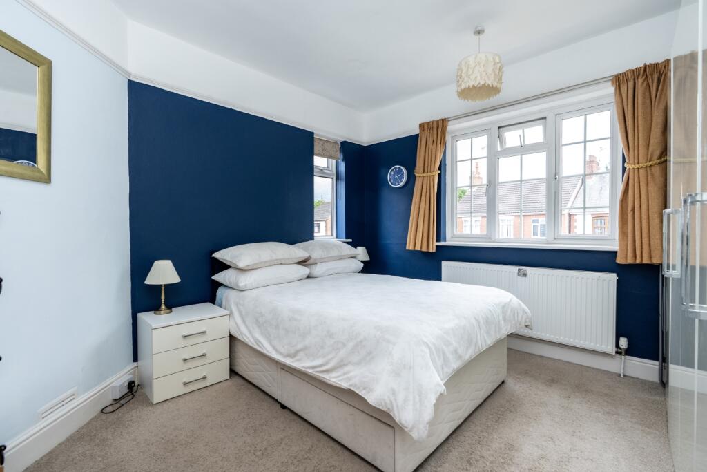 MAYORS WALK BEDROOM 1