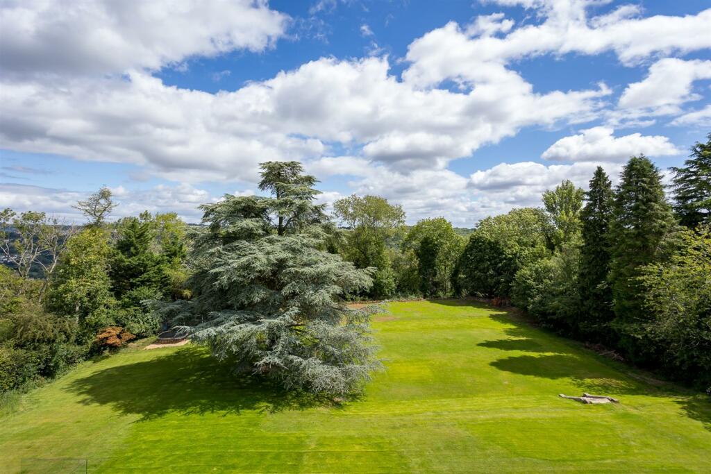 56 - Overbutterrow House - GL5 5BP - Web.jpg