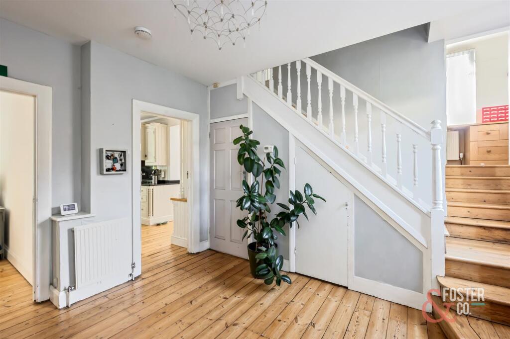 Valley Drive, 130-019.jpg