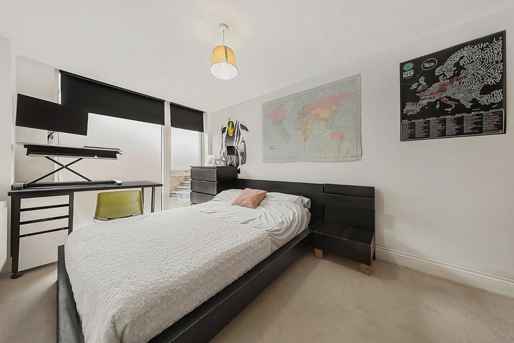 Bedroom (1).jpg