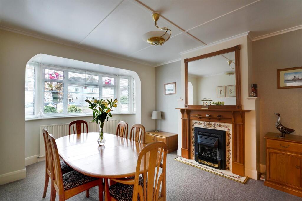 DA12 1QY51Pine ave Gravesend   (10).jpg