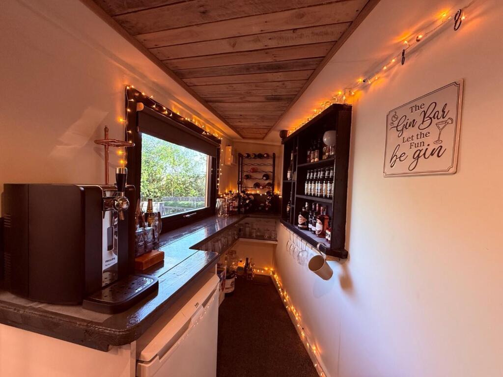 WINE.jpg