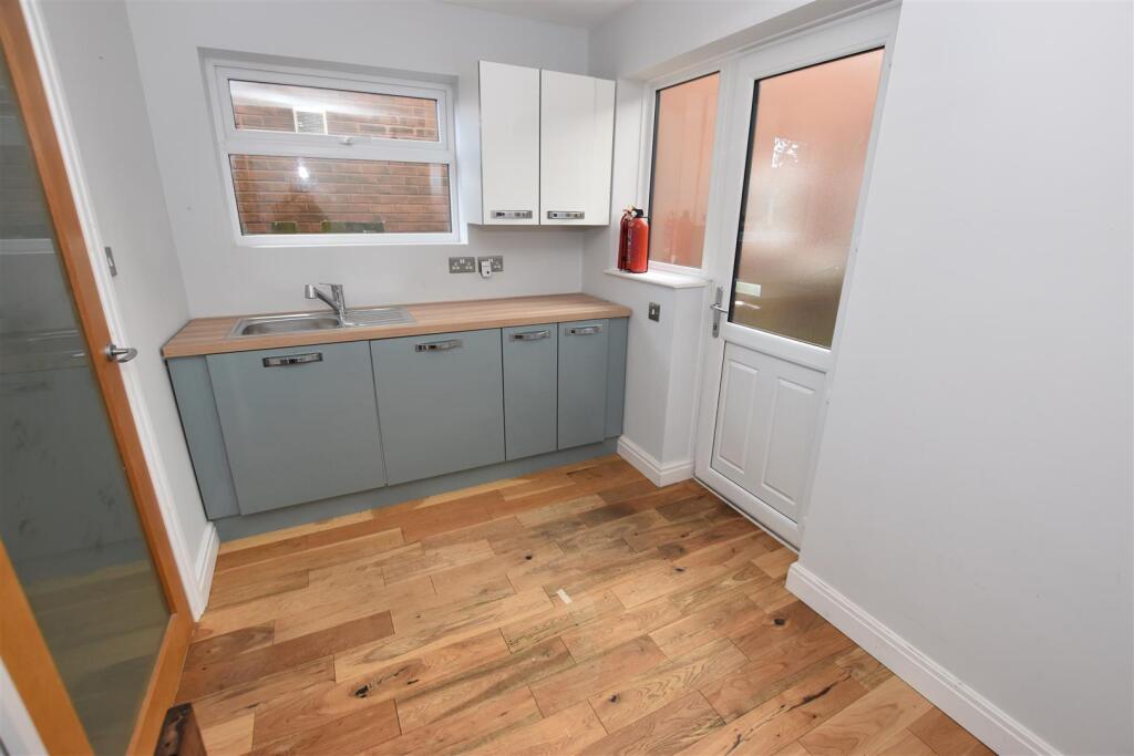 Utility Room.JPG