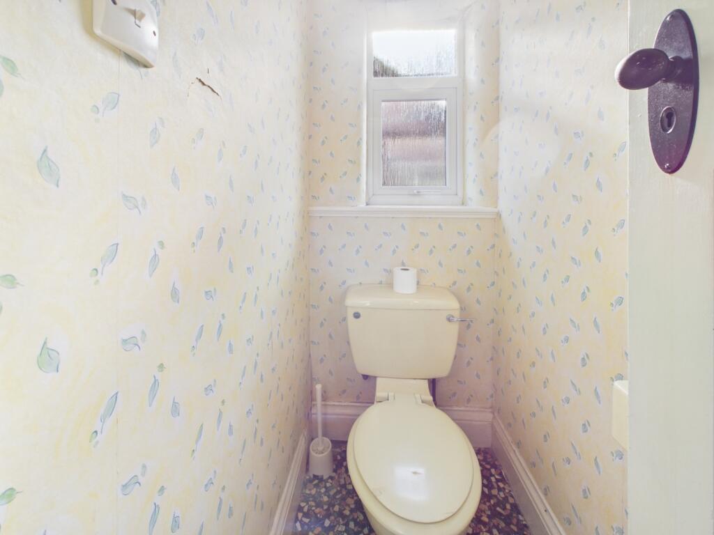 CAM02386G0-PR0142-STILL039