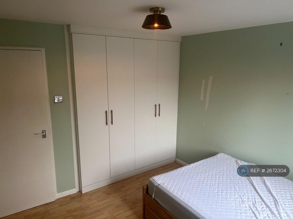 Main Bedroom + Built-In Wardrobe