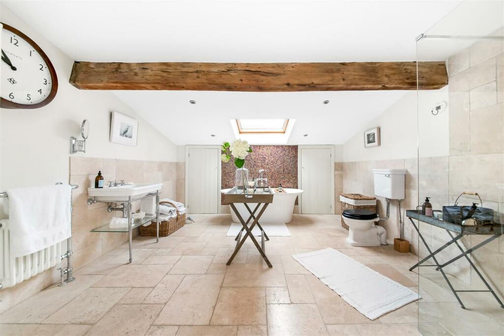 HOUSE BATHROOM