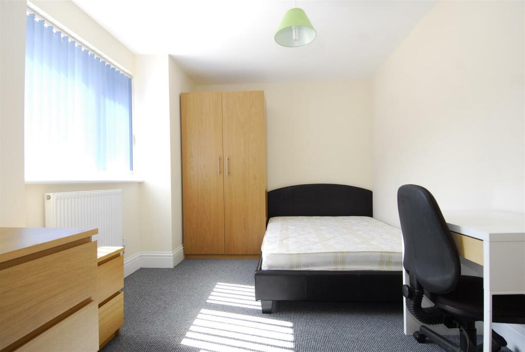 2QuakerLane004.JPG