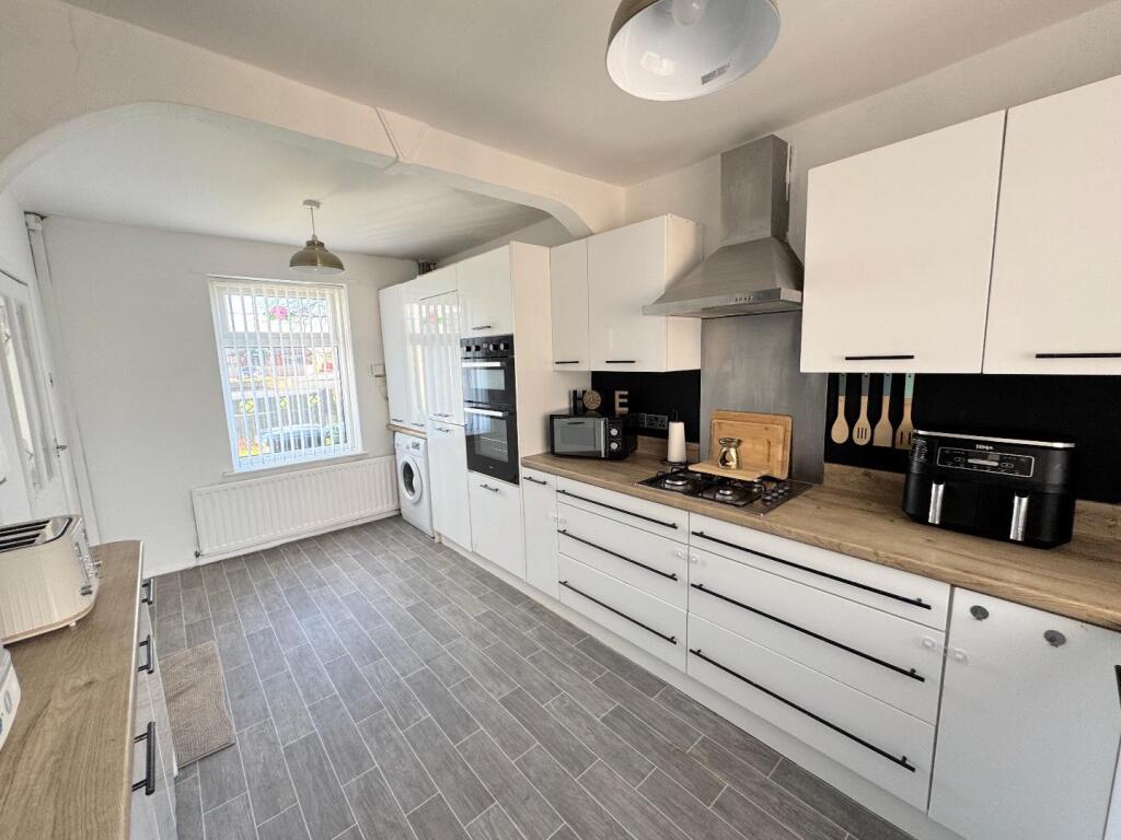 BREAKFAST KITCHEN