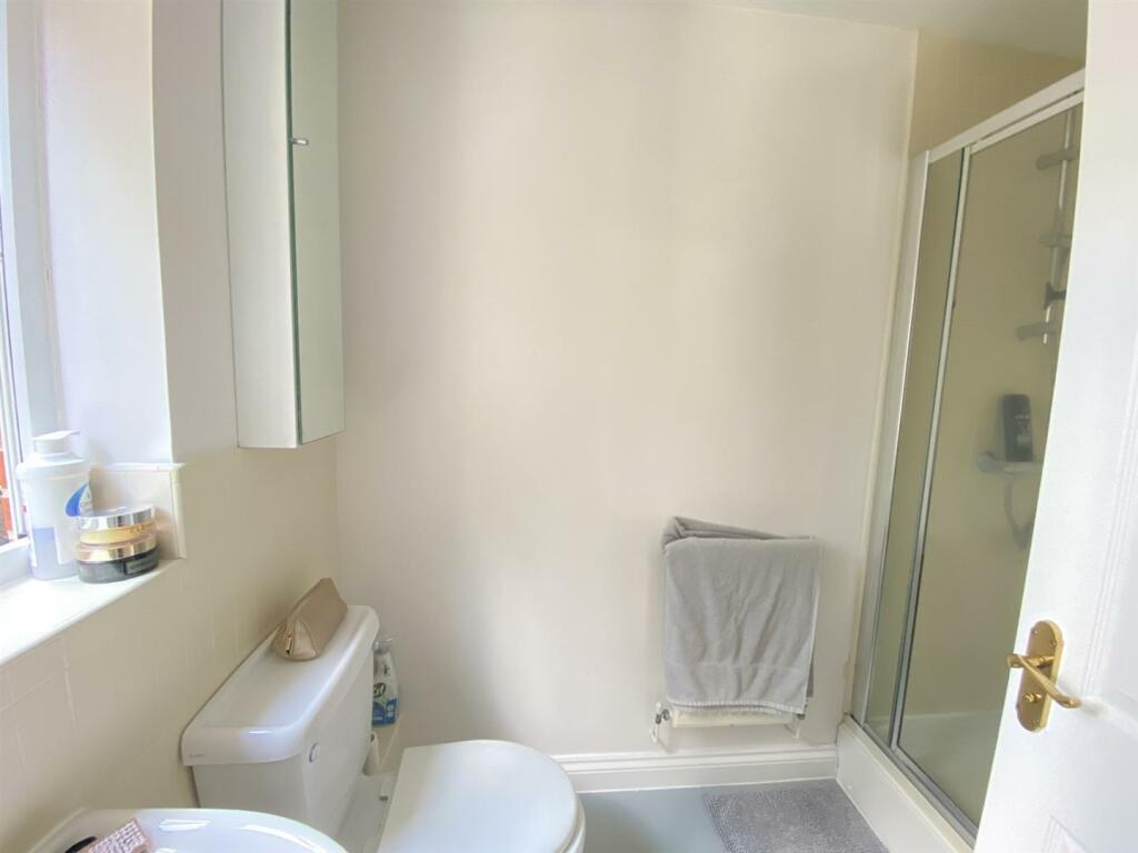 en-suite to master
