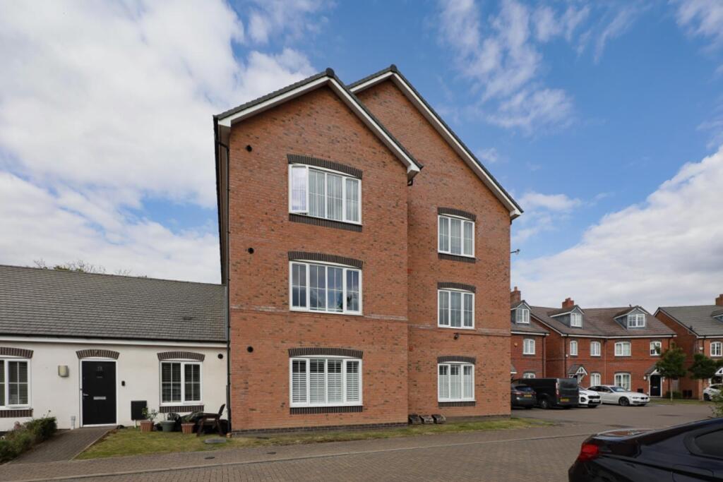 Communal Gardens &amp; One Allocated Parking Space