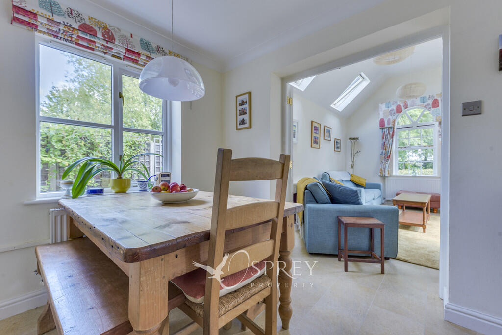 Kitchen/Breakfast...