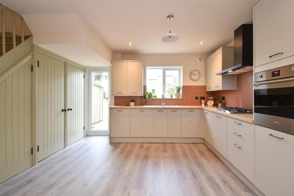 Open plan kitchen/diner