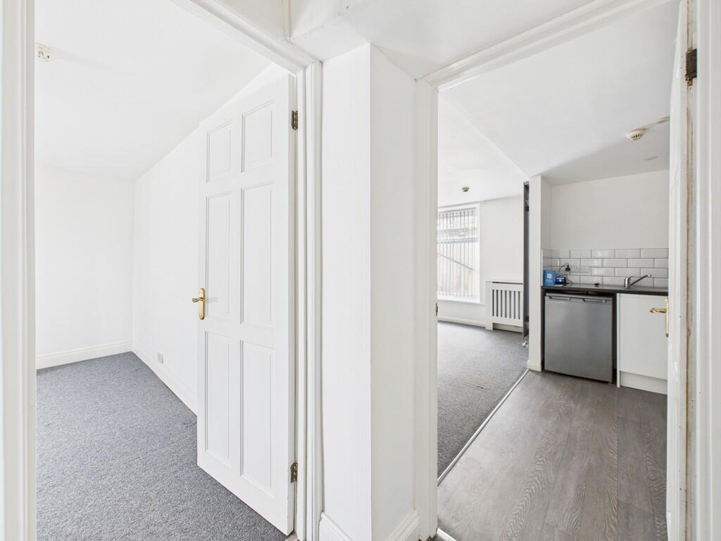 CAM03974G0-PR0194...