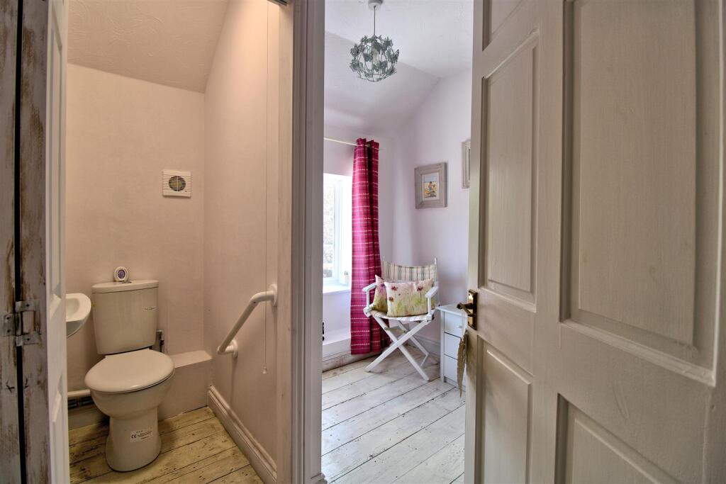 EnSuite / Cloakroom