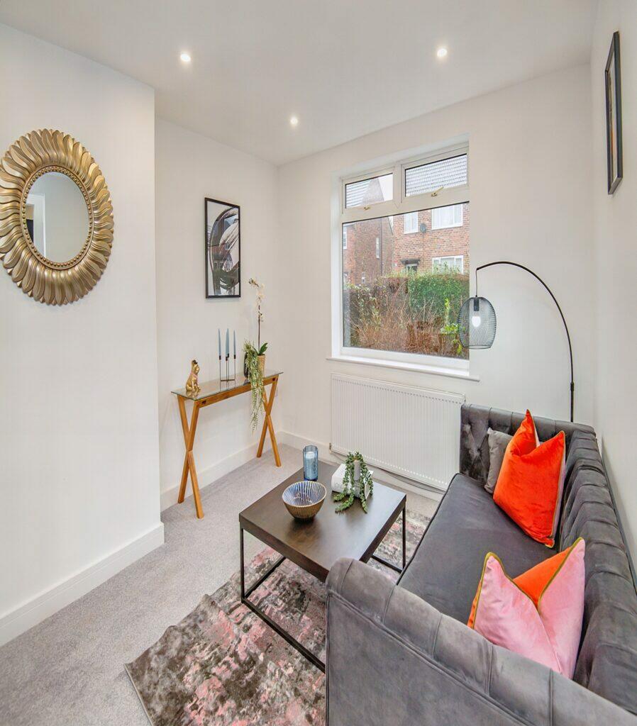 Manor Road - Lounge area