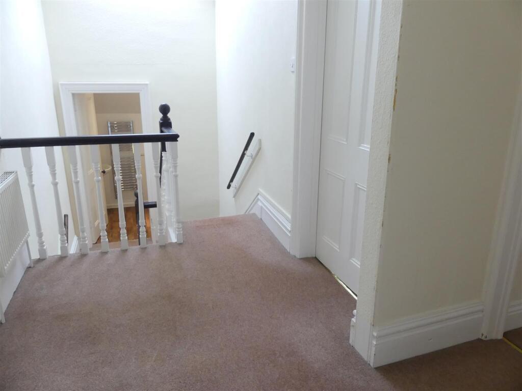 LANDING / STUDY AREA