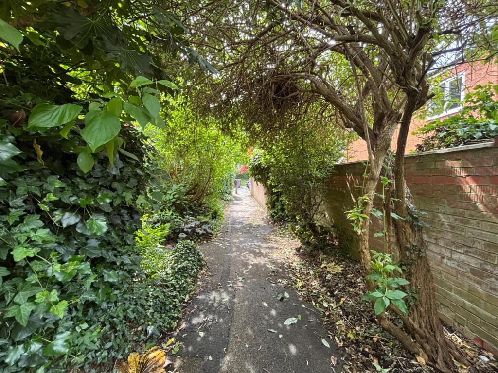 WhatsApp Image 2025-05-30 at 15.22.40 (1).jpeg