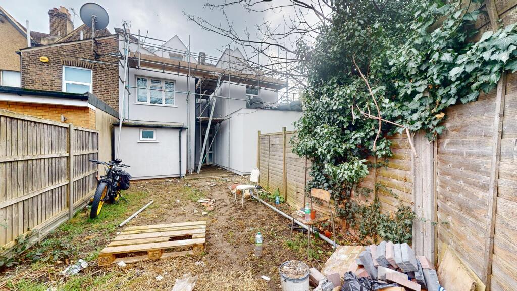 8 Brampton Park Road, Hornsey, London, N22 6BG
