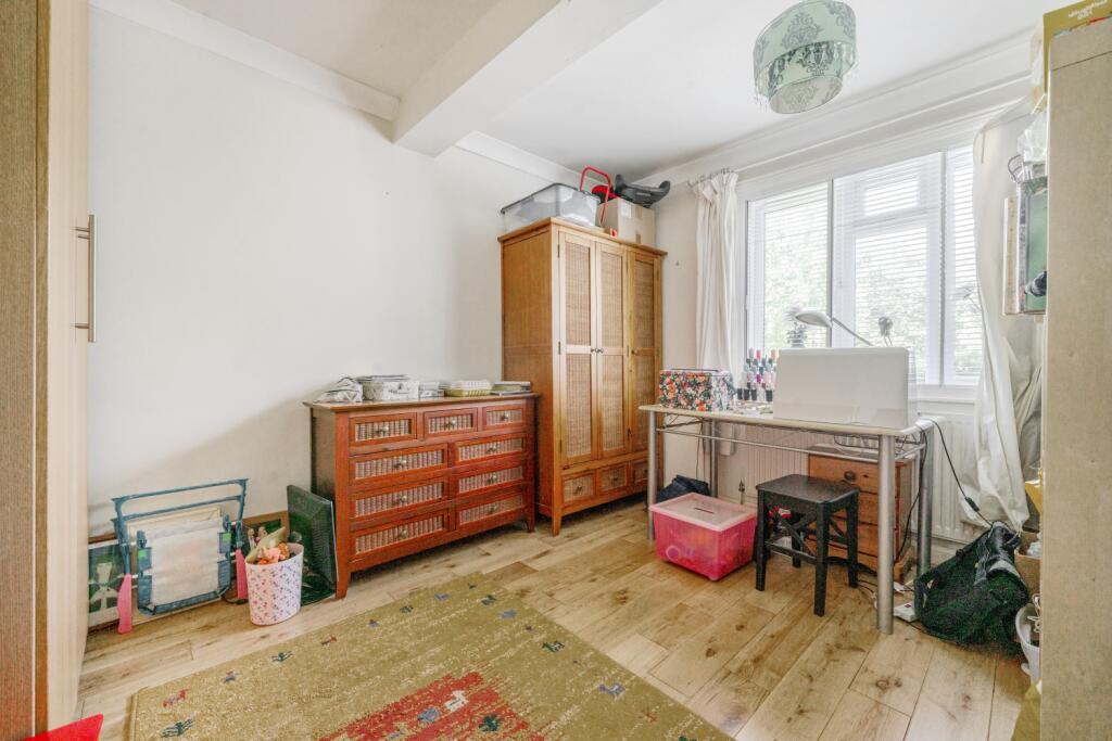 1310768-12-6852cd73679b0