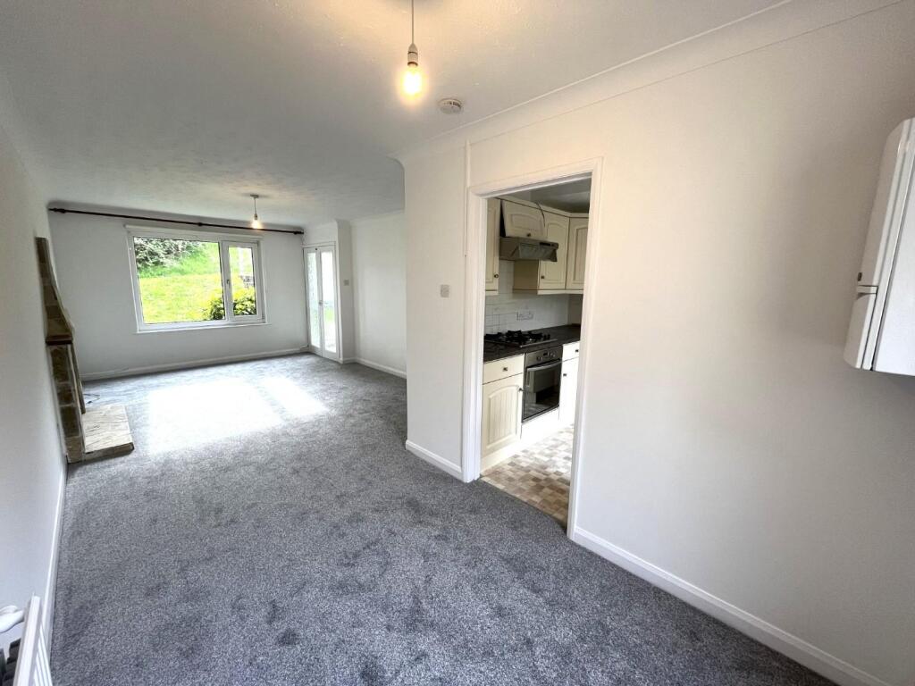 open plan living/dining room