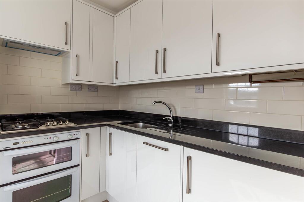Portland Place 20 F6 Kitchen.jpg
