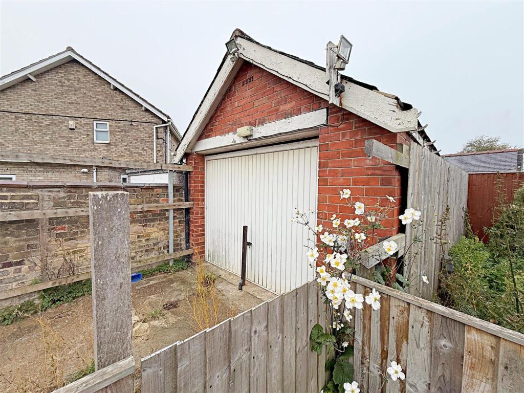 GARAGE