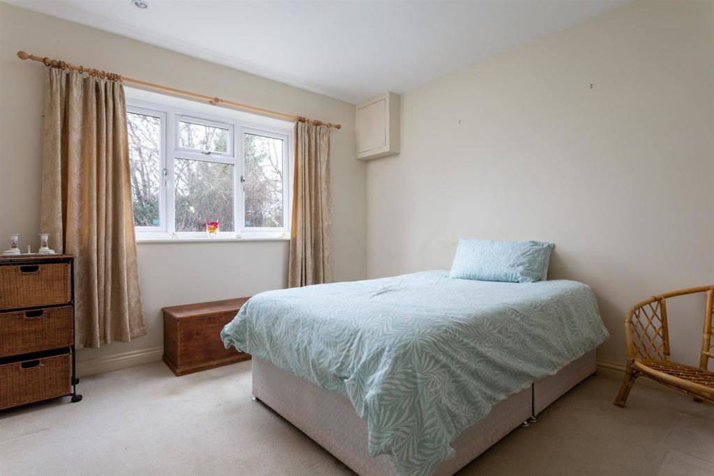 46 - New Pike House - GL7 5NA - Web.jpg