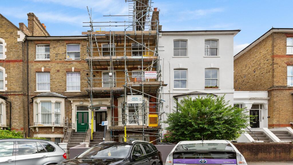 58C Colvestone Crescent, Hackney, London, E8 2LH