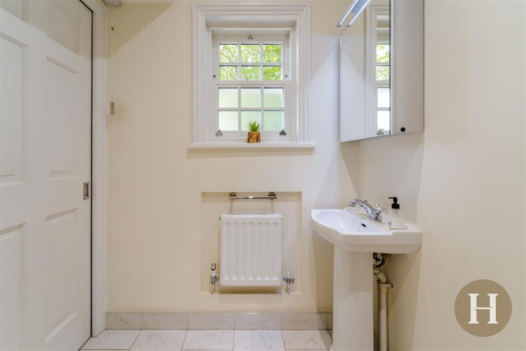 Hadleigh Estate Agents-57.jpg