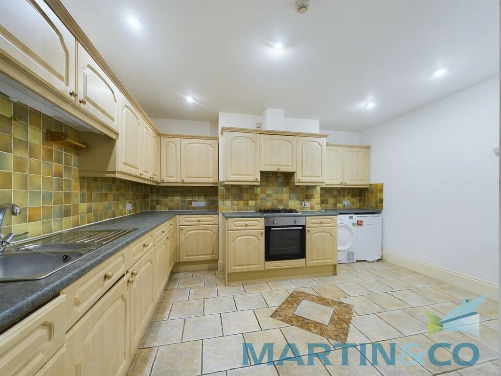 Kitchen dining 