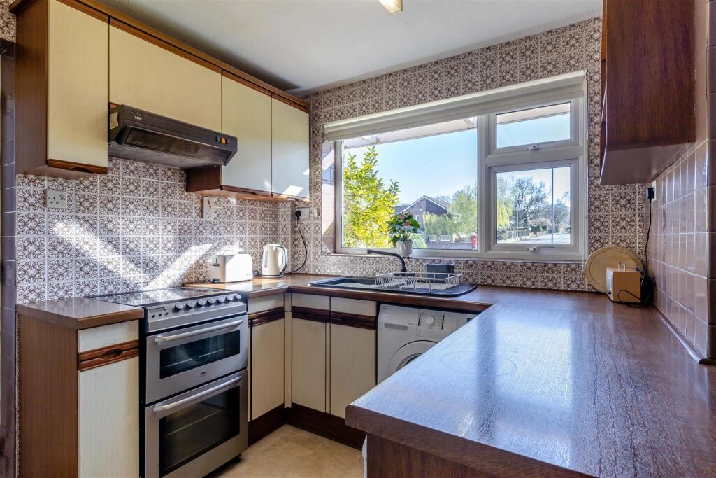 8642024-interior15.jpg